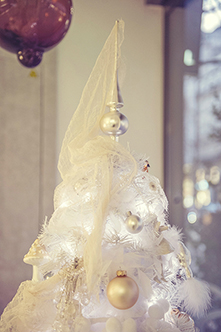 L'arbre de Noël se pare de dentelle de la Maison Sophie Hallette